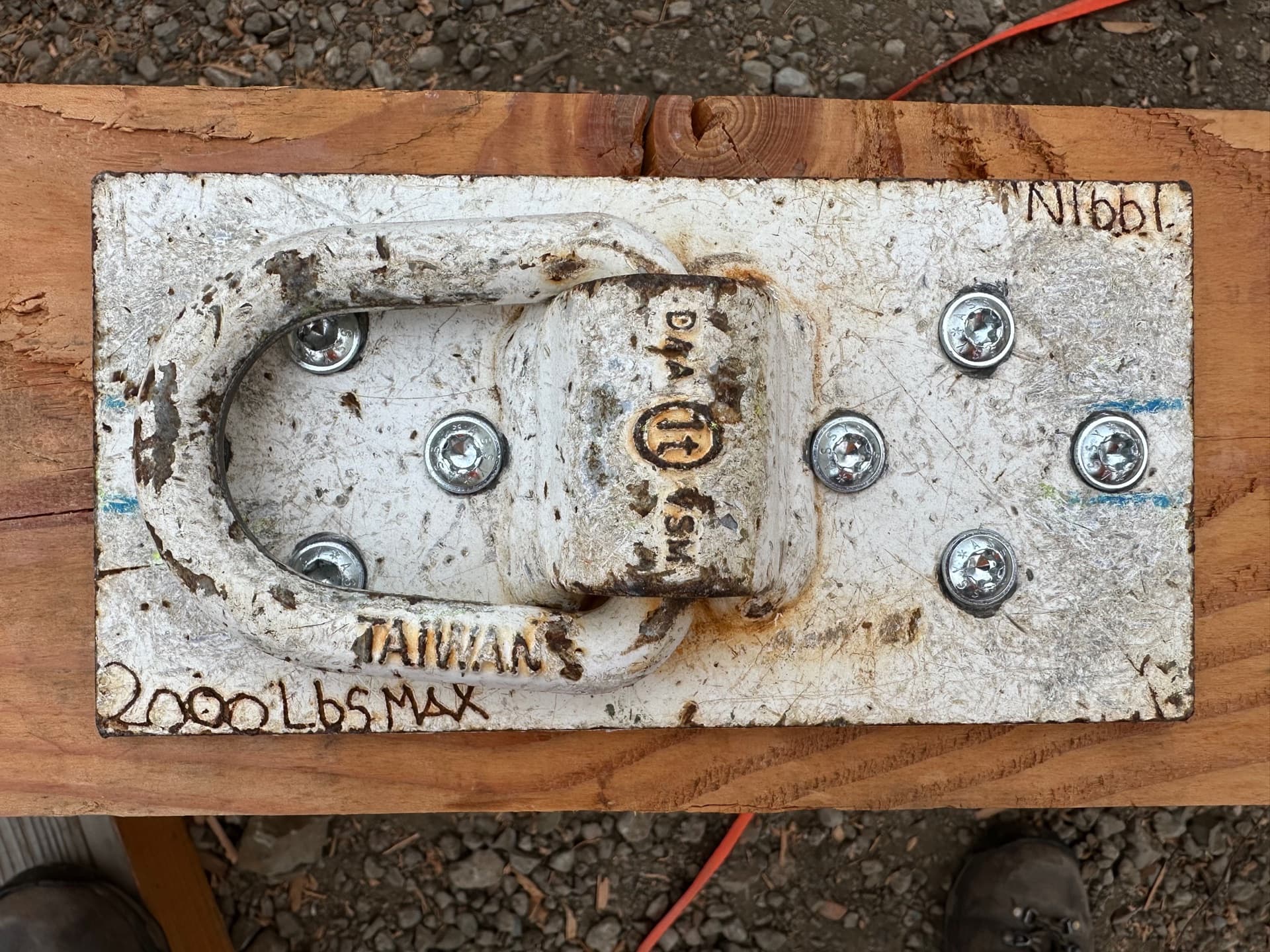 2,000 lb rated D-ring tie-off hardware bolted to panel